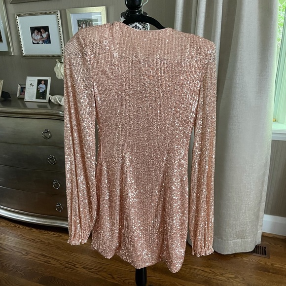 NWT Rose Gold Sequinned Party Dress Size XS (0-2) - Picture 3 of 6